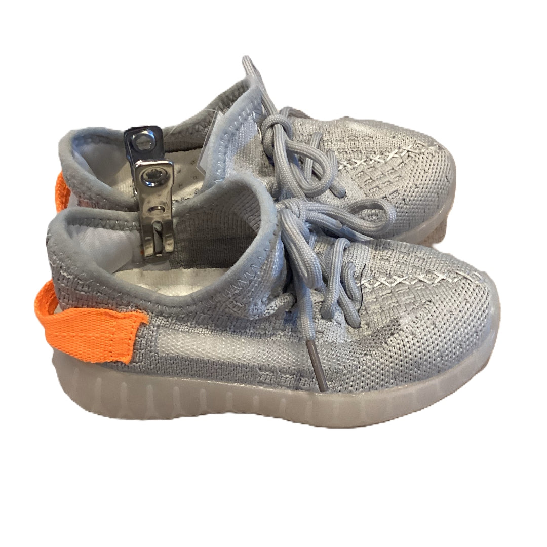 Size 9 Daclay Gray & Orange Mesh Slip Ons