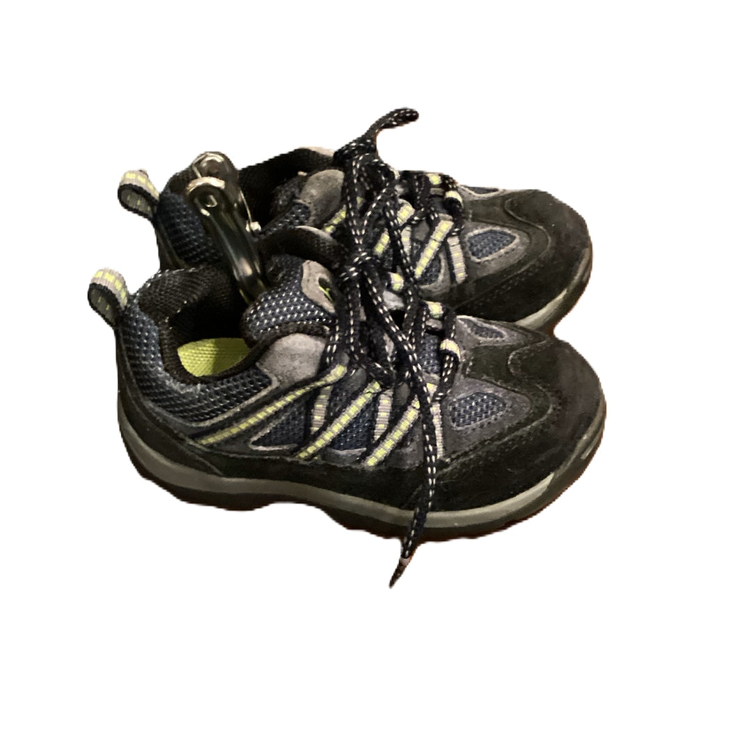 Size 6W Stride Rite Black Sneakers w/Gray & Green Accents