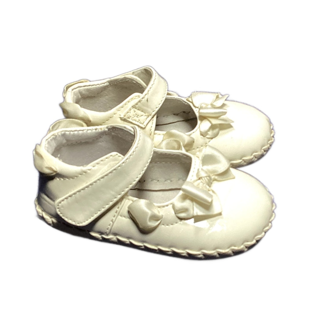 Size 2.5 Pedipad White Leather Shoes w/Bows