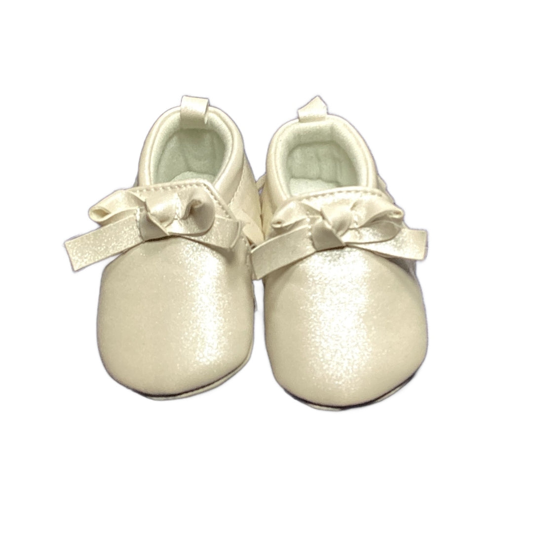 Size 0-3 Months Just One You Iridescent White Moccasins
